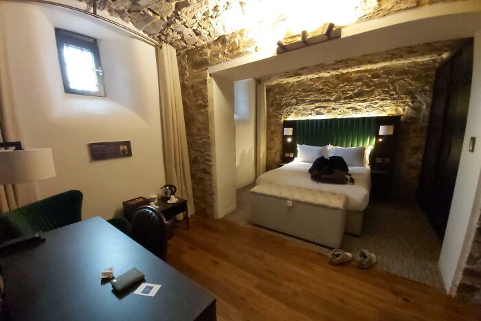 mon hôtel était autrefois une prison