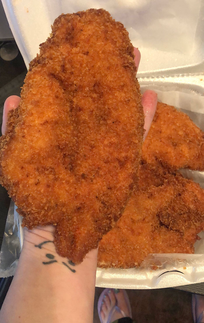 cette unité absolue d’un “chicken tender” selon la liste du menu. ils en ont envoyé 5 de cette taille