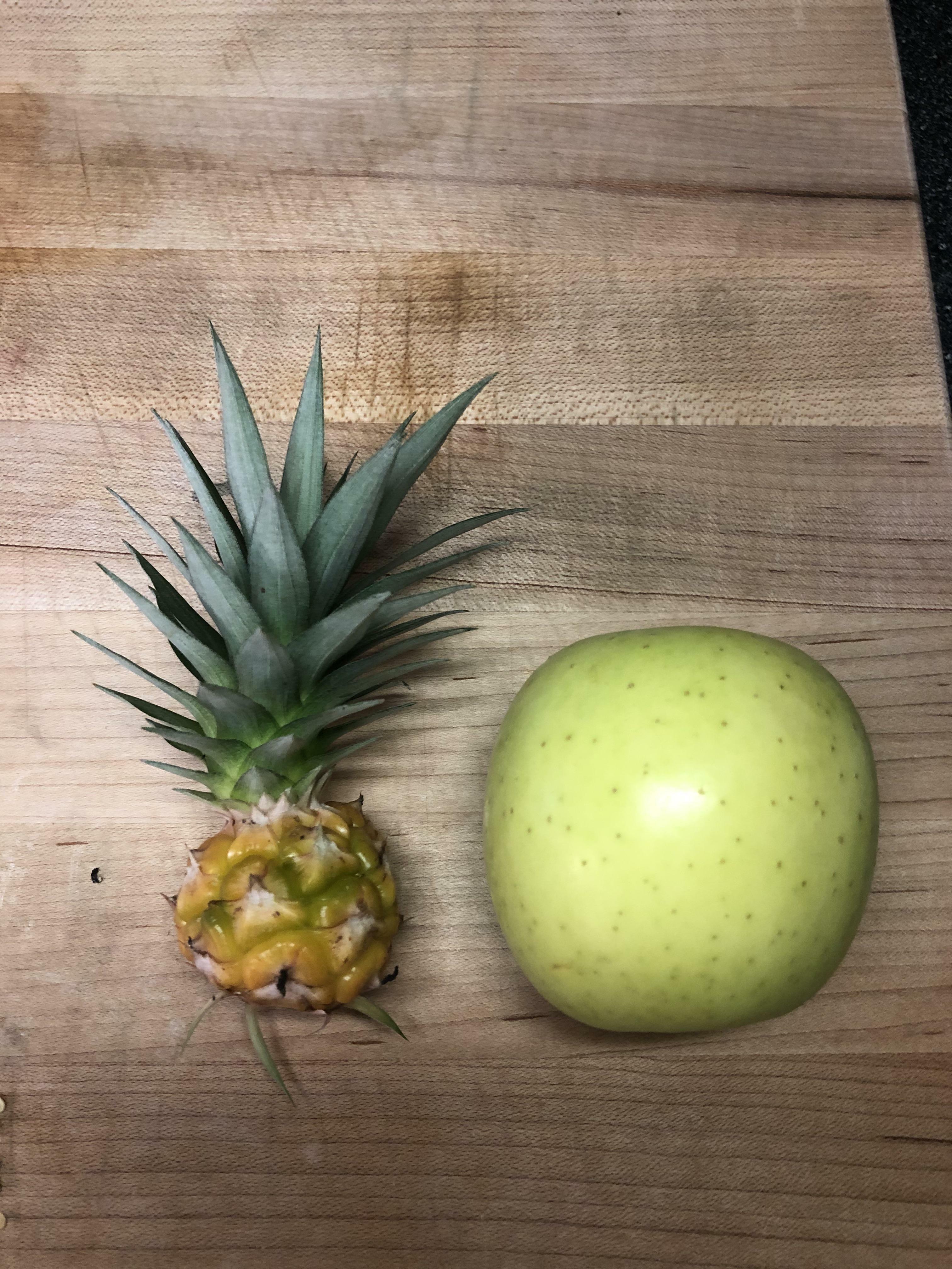 mon puissant ananas (pomme pour la balance. Je n'avais plus de bananes)