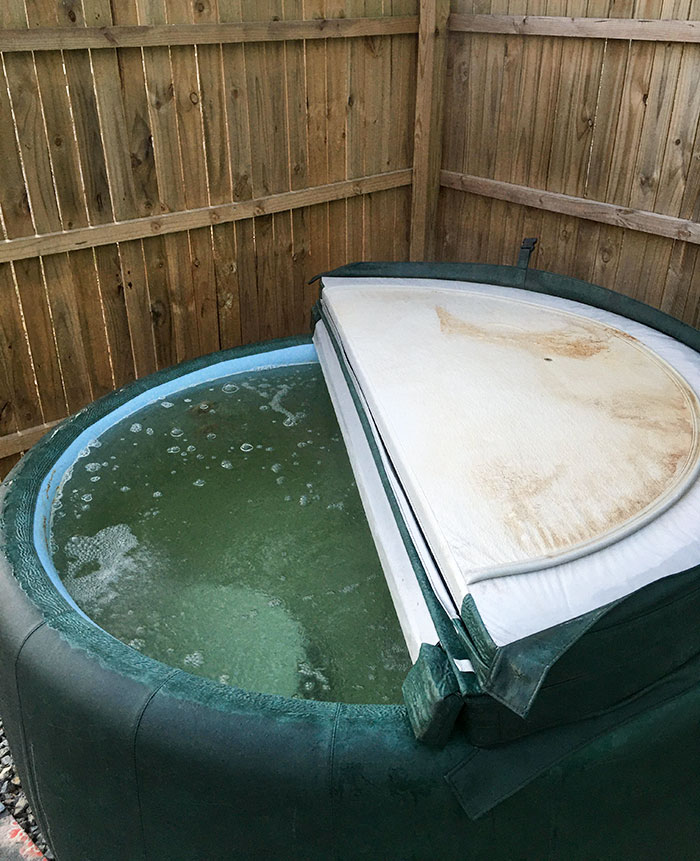 La principale raison pour laquelle j’ai loué cet airbnb était le jacuzzi. Cependant, il était sale et l’odeur était terrible.