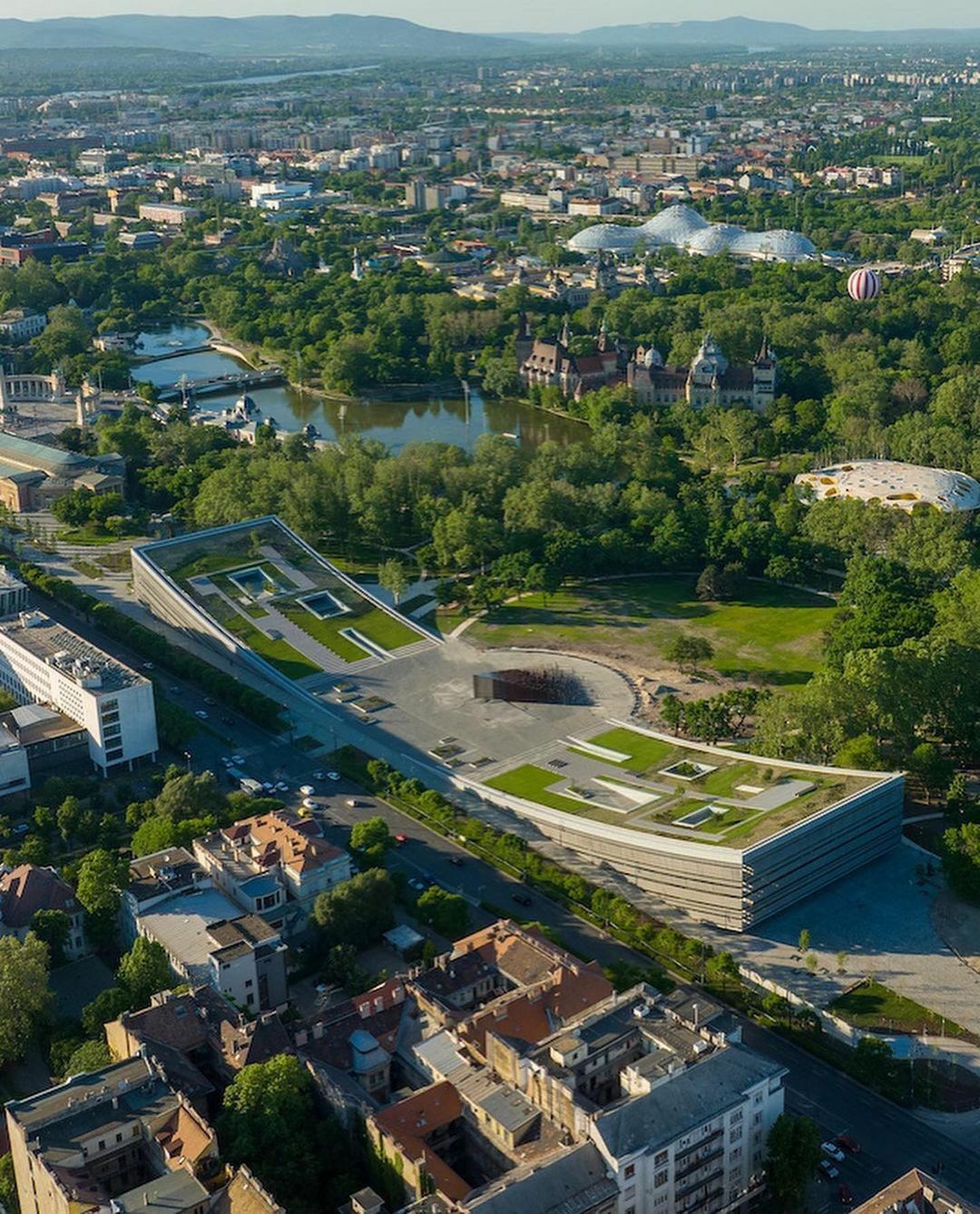 le nouveau musée d’ethnographie dans le parc de la ville, budapest