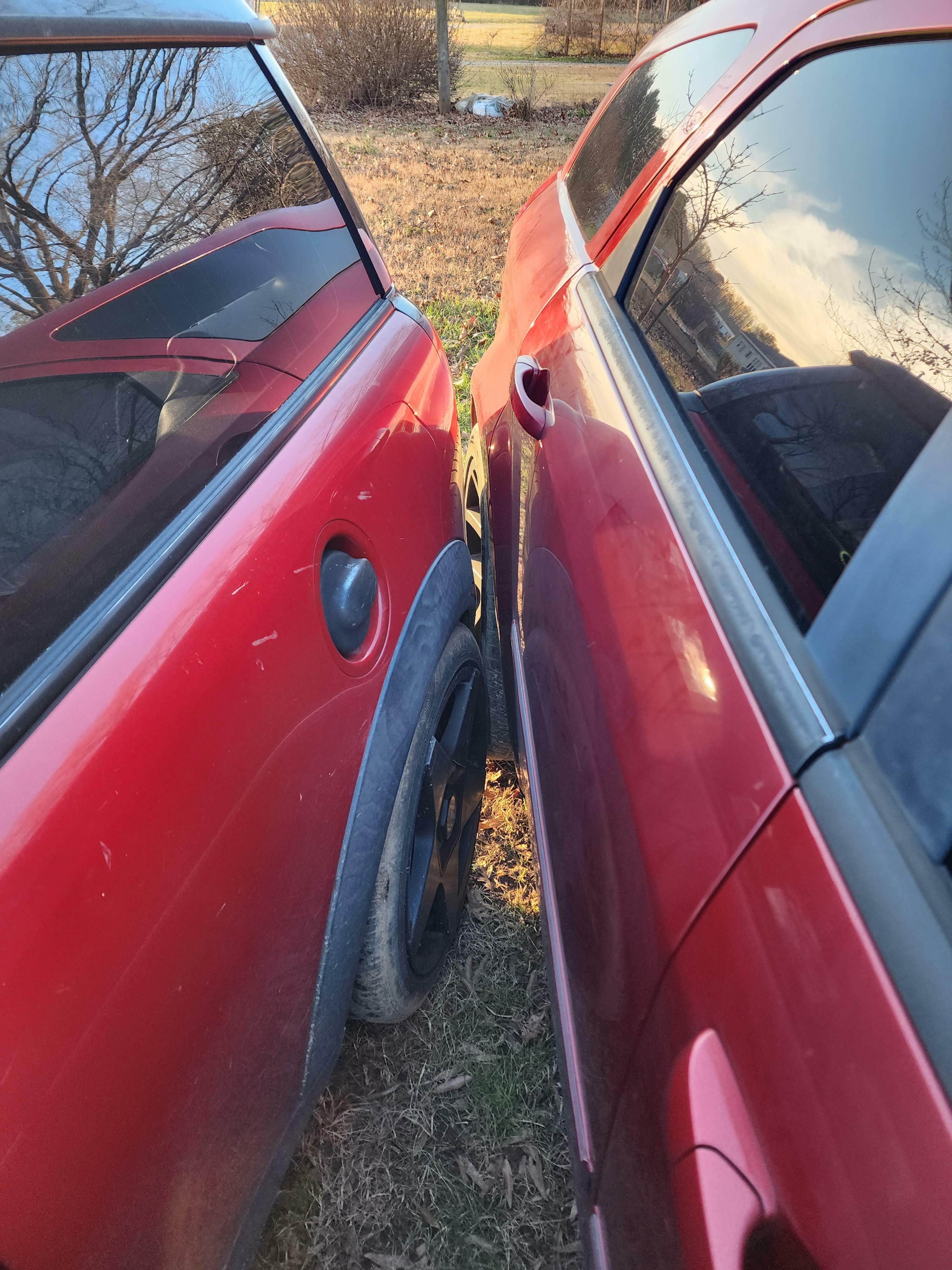 Mon fils a son permis d'apprenti depuis un an pour passer son permis dans deux semaines. Je lui ai demandé de garer les voitures dans la cour pour que je puisse nettoyer l'allée.