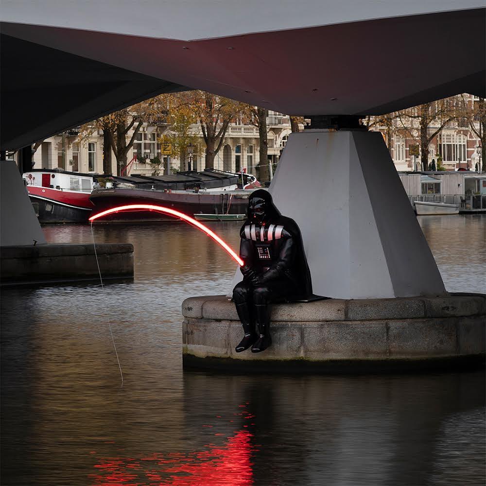 « je fais des interventions pour faire sourire les gens » : 80 interprétations astucieuses des espaces publics par le street art de frankey
