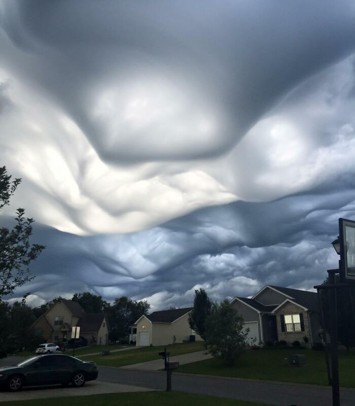 Wavy Clouds In Kentucky