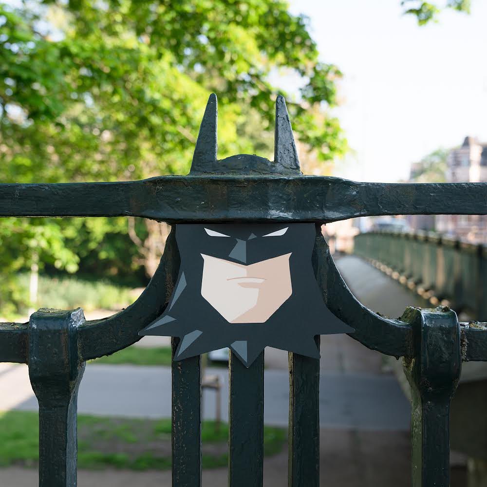 « je fais des interventions pour faire sourire les gens » : 80 interprétations astucieuses des espaces publics par le street art de frankey