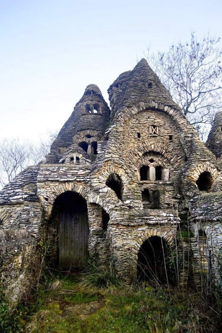 Maison en pierre intéressante, Angleterre