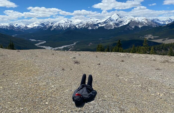 This Pic Of My Girlfriend Lying Down After A Hike Looks Photoshopped. She Looks Like A Sticker