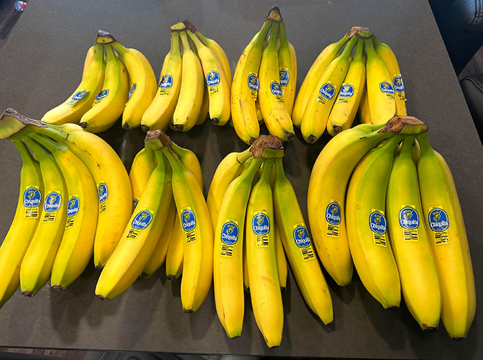 I Requested 8 Bananas In My Weekly Grocery Pickup Order… They Gave Me 8 Bunches And Managed To Only Charge Me $0.68 – The Price Of One Single Banana