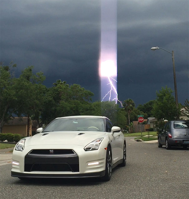 Perfectly Timed Shot Of Godzilla