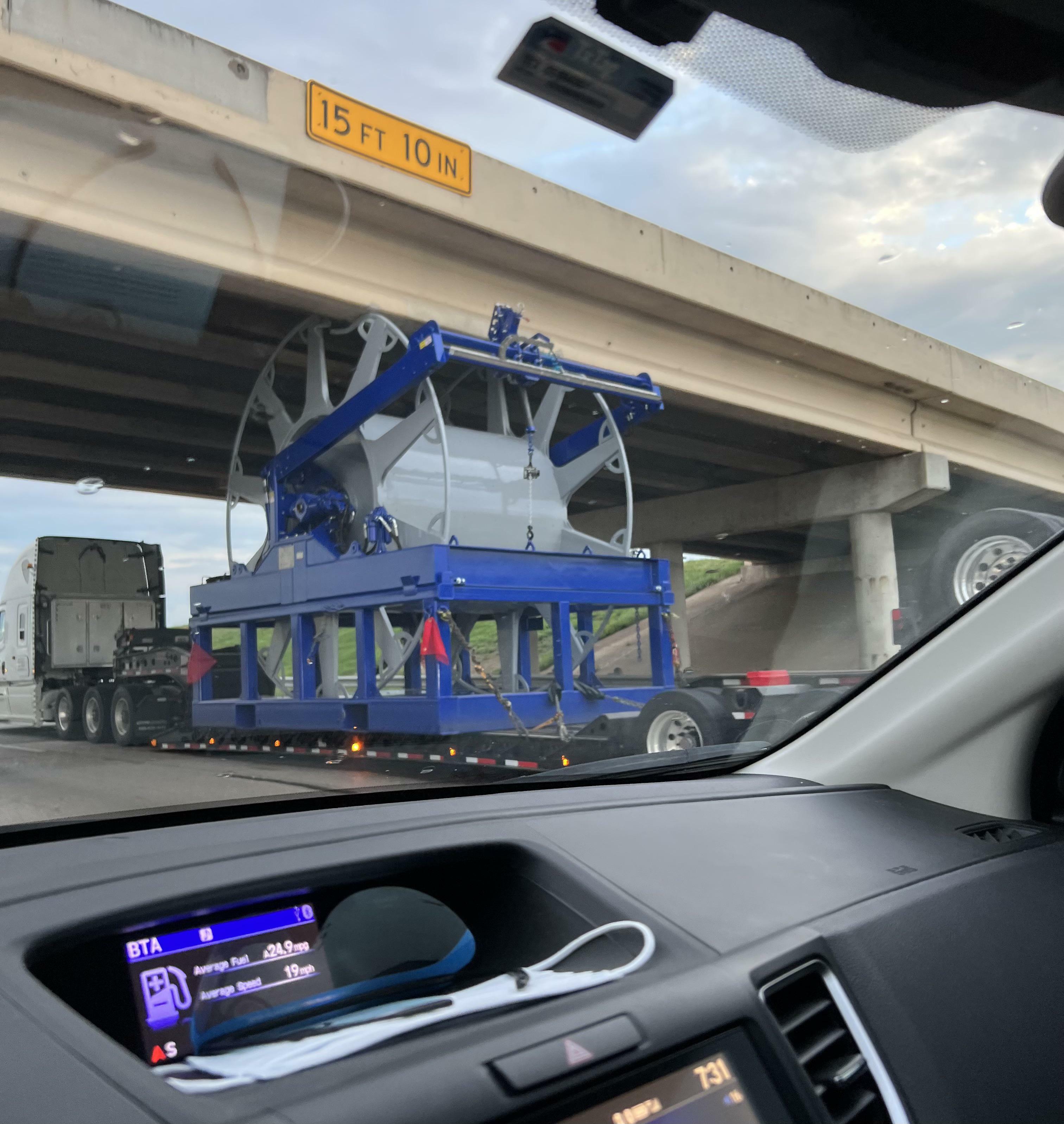 une autoroute à quatre voies s'est presque complètement arrêtée à cause de cela