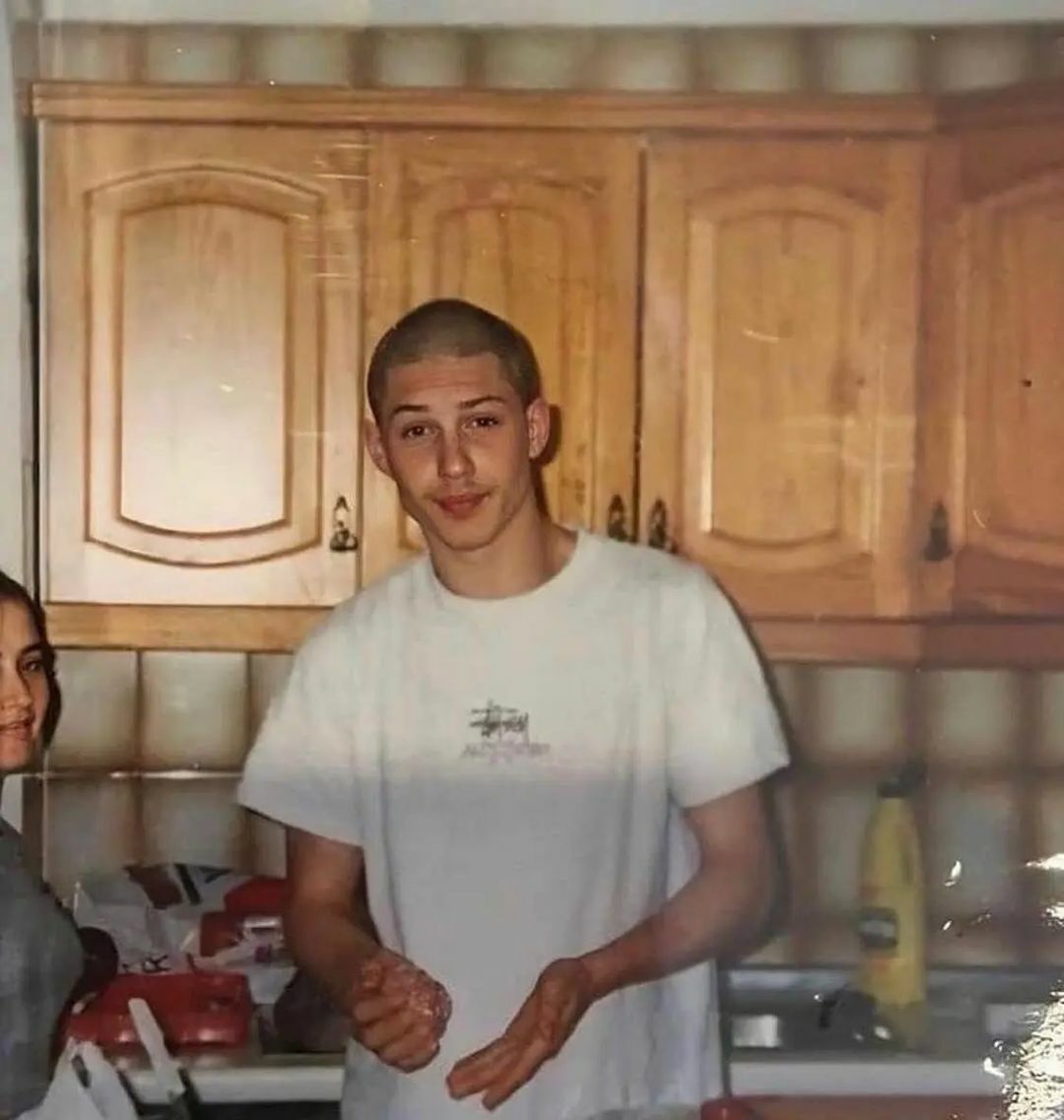 17-Yr-Old Tom Hardy Photographed In A Friend’s Kitchen In 1994
