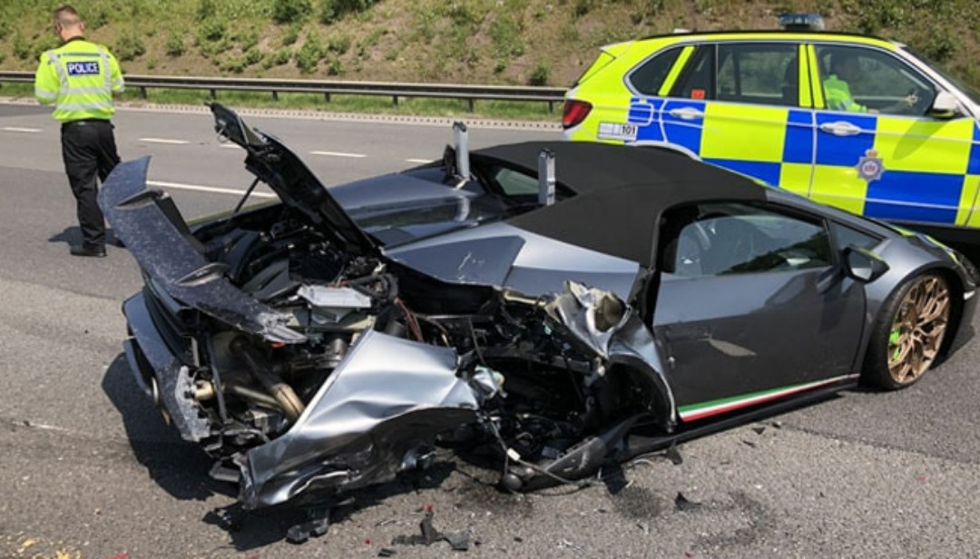 Lamborghini détruite dans un accident 20 minutes seulement après son achat