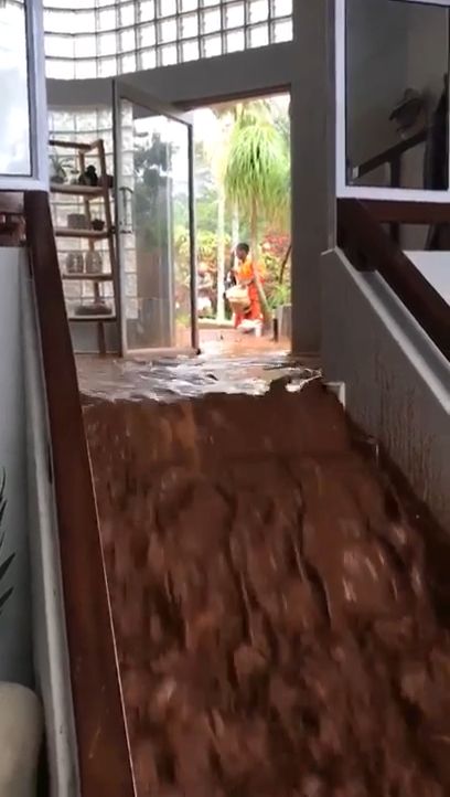 maison inondée par des pluies torrentielles