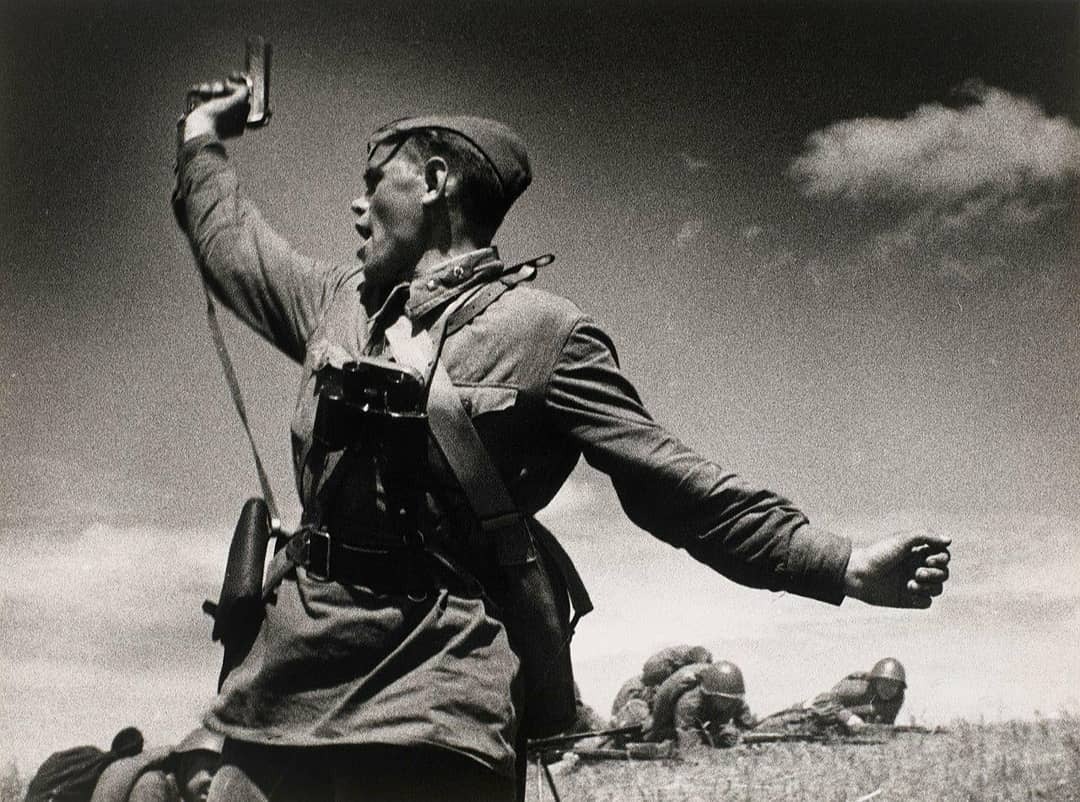 “Kombat” By Max Alpert: A Soviet Officer Leads His Men In A Counterattack Against German Lines In Ukraine, 12 July 1942. The Officer In Question, Alexey Yeryomenko, Was Killed Soon After This Picture Was Taken