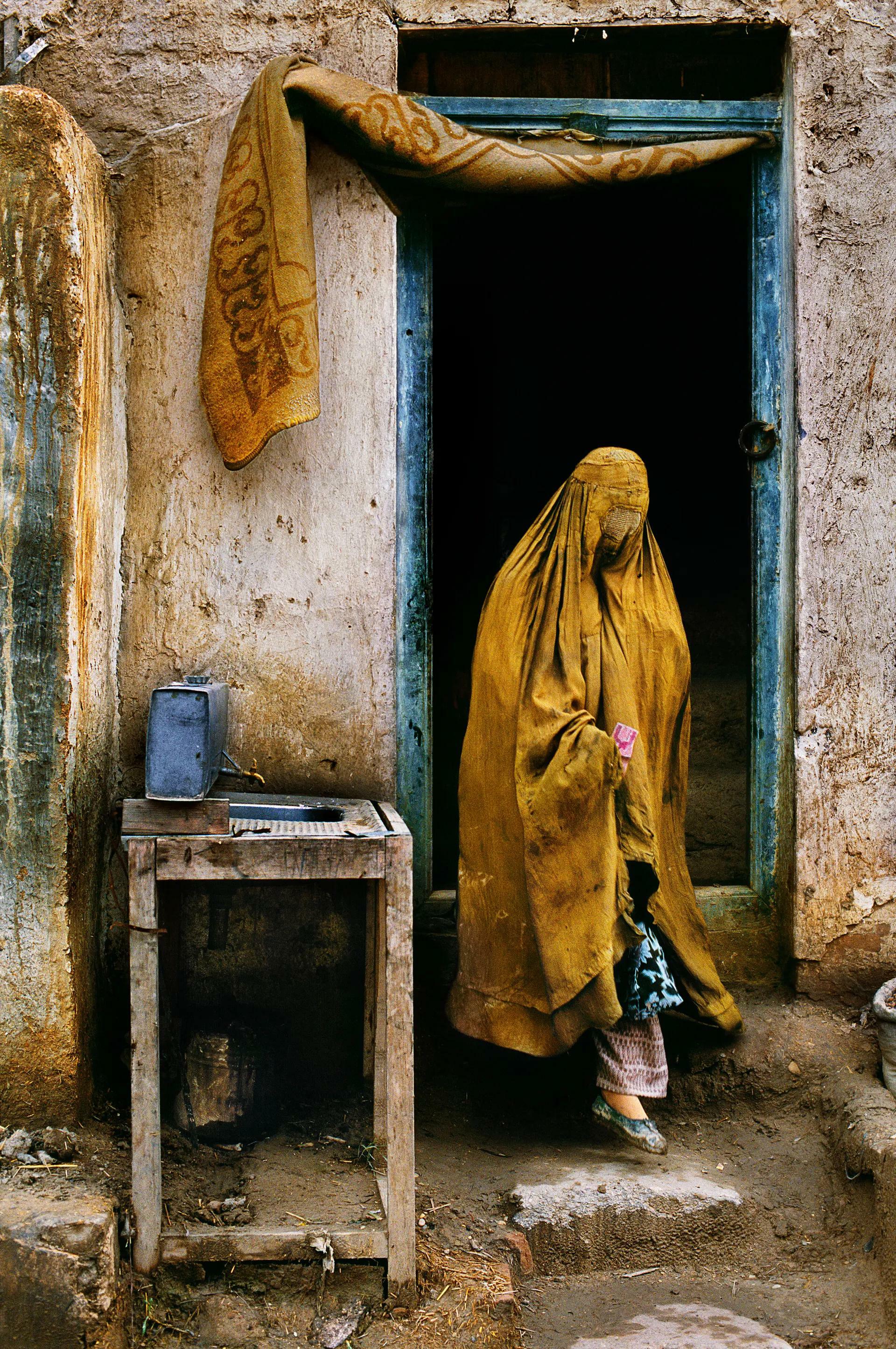 une femme afghane en 1992