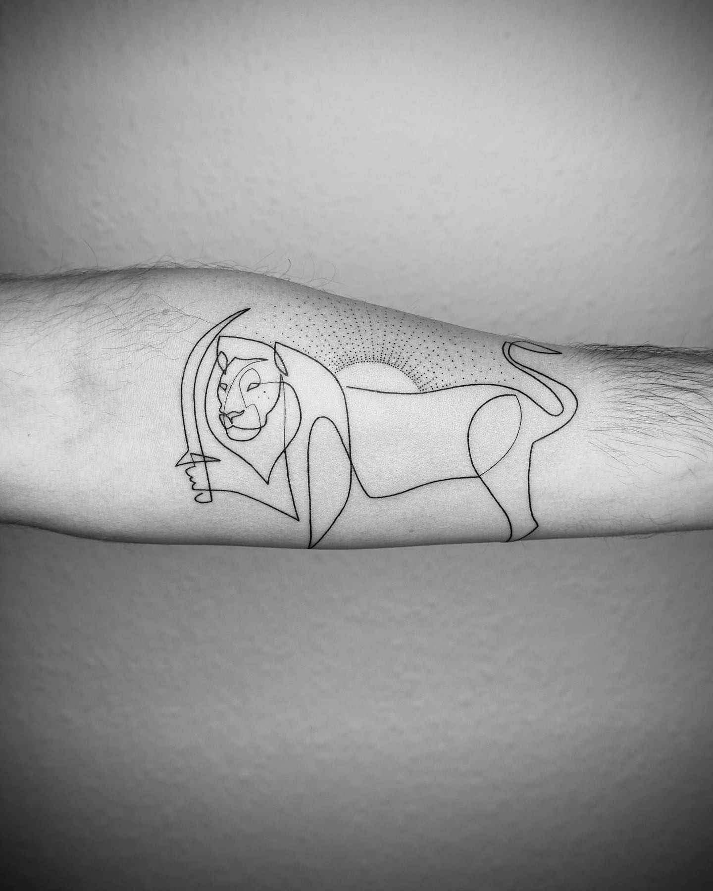 Cet artiste crée des tatouages captivants à l’aide d’une seule ligne (35 images)