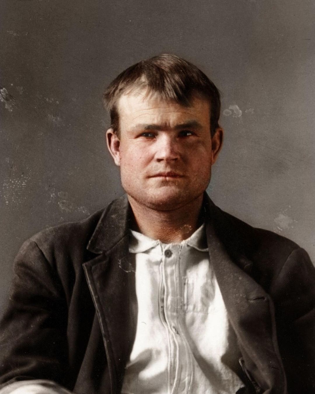 robert leroy parker, 28 ans, plus connu sous le nom de butch cassidy, photographié en 1894.