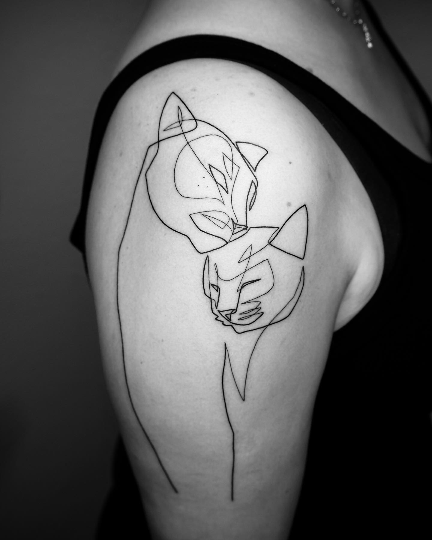 Cet artiste crée des tatouages captivants à l’aide d’une seule ligne (35 images)
