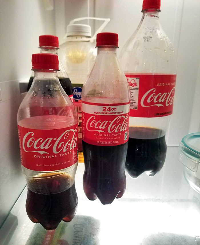 Mon fiancé refuse de finir une bouteille de coca avant d’en ouvrir une autre.