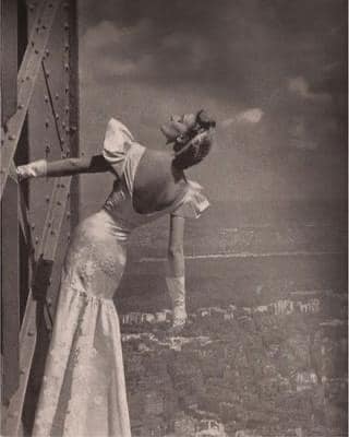 lisa fonssagrives à la tour eiffel, 1939