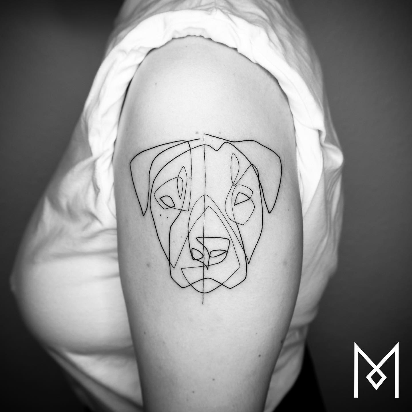 Cet artiste crée des tatouages captivants à l’aide d’une seule ligne (35 images)