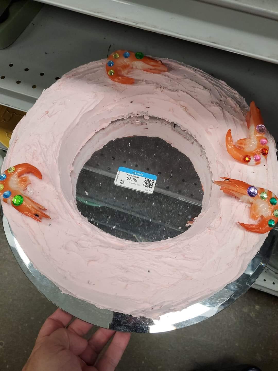 trouvé dans un magasin d’occasion. Je pensais que c’était un gâteau.