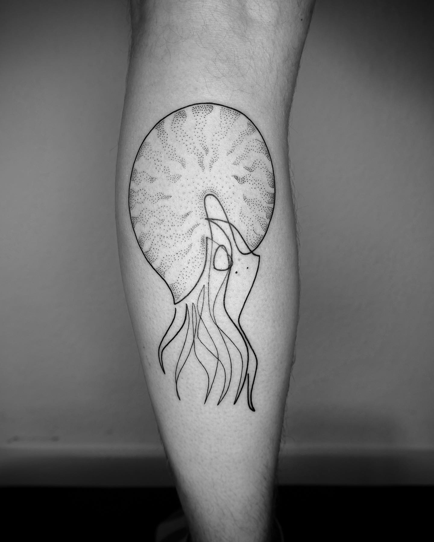 Cet artiste crée des tatouages captivants à l’aide d’une seule ligne (35 images)