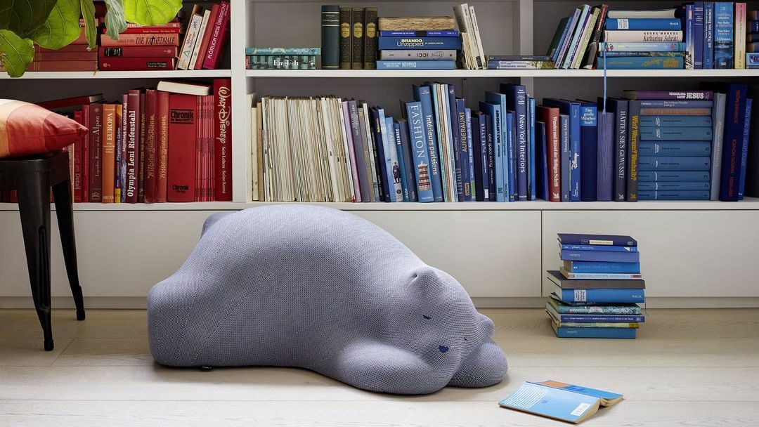 Un ottoman en forme d’ours polaire endormi apporte à ta chambre un peu d’amusement enfantin. Il n’est pas conçu uniquement pour les enfants.