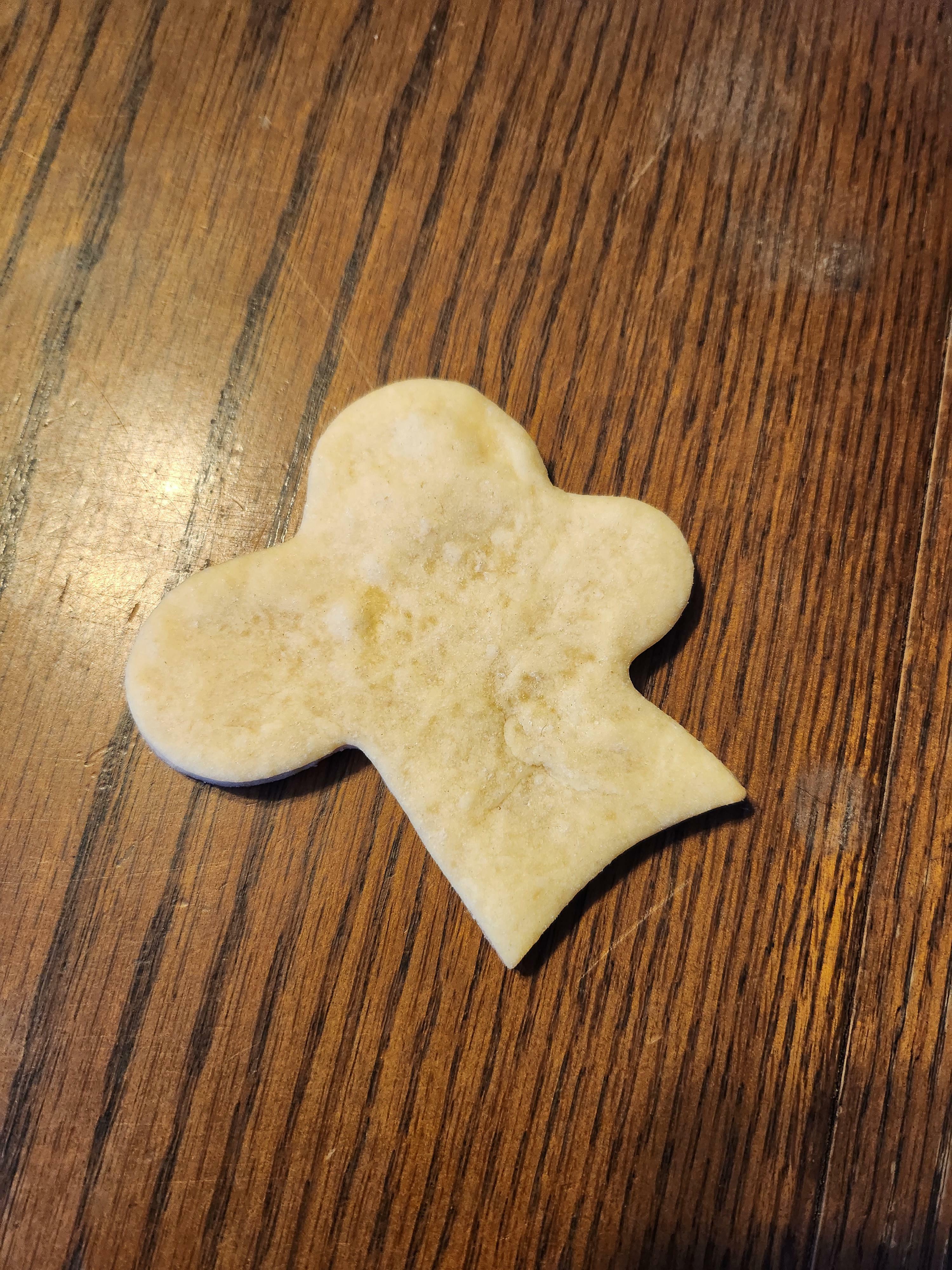 Cette forme de biscuit de Noël déconcerte la famille de mon petit ami depuis plus de vingt ans. Ils l'appellent 