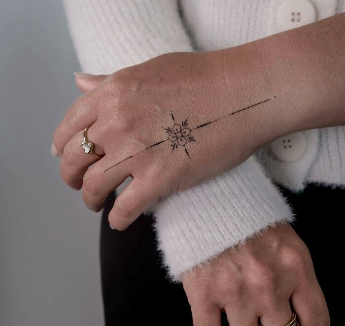 tatouage ornemental simple
