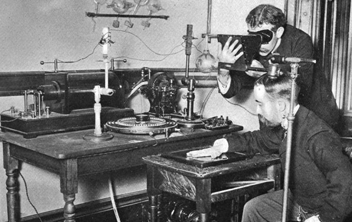 Experimenters Taking An X-Ray With An Early Crookes Tube Apparatus, From The Late 1800s