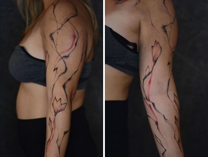 tatouage abstrait sur la manche