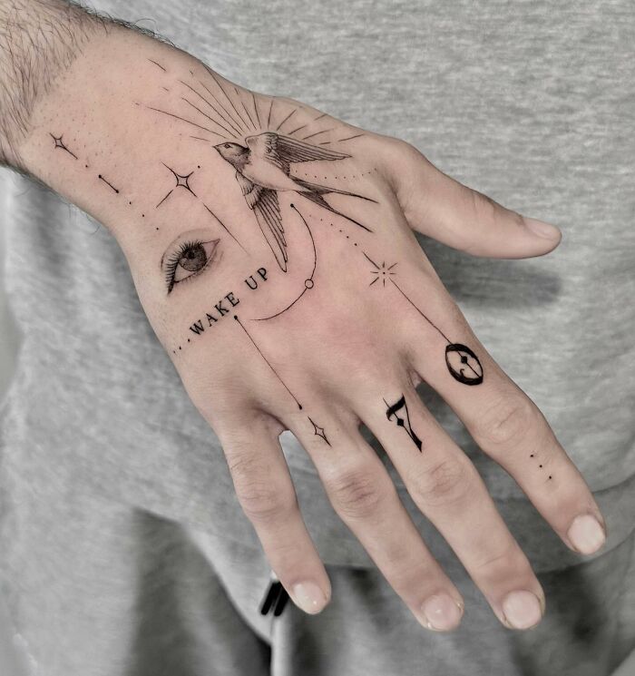 tatouages sur la main