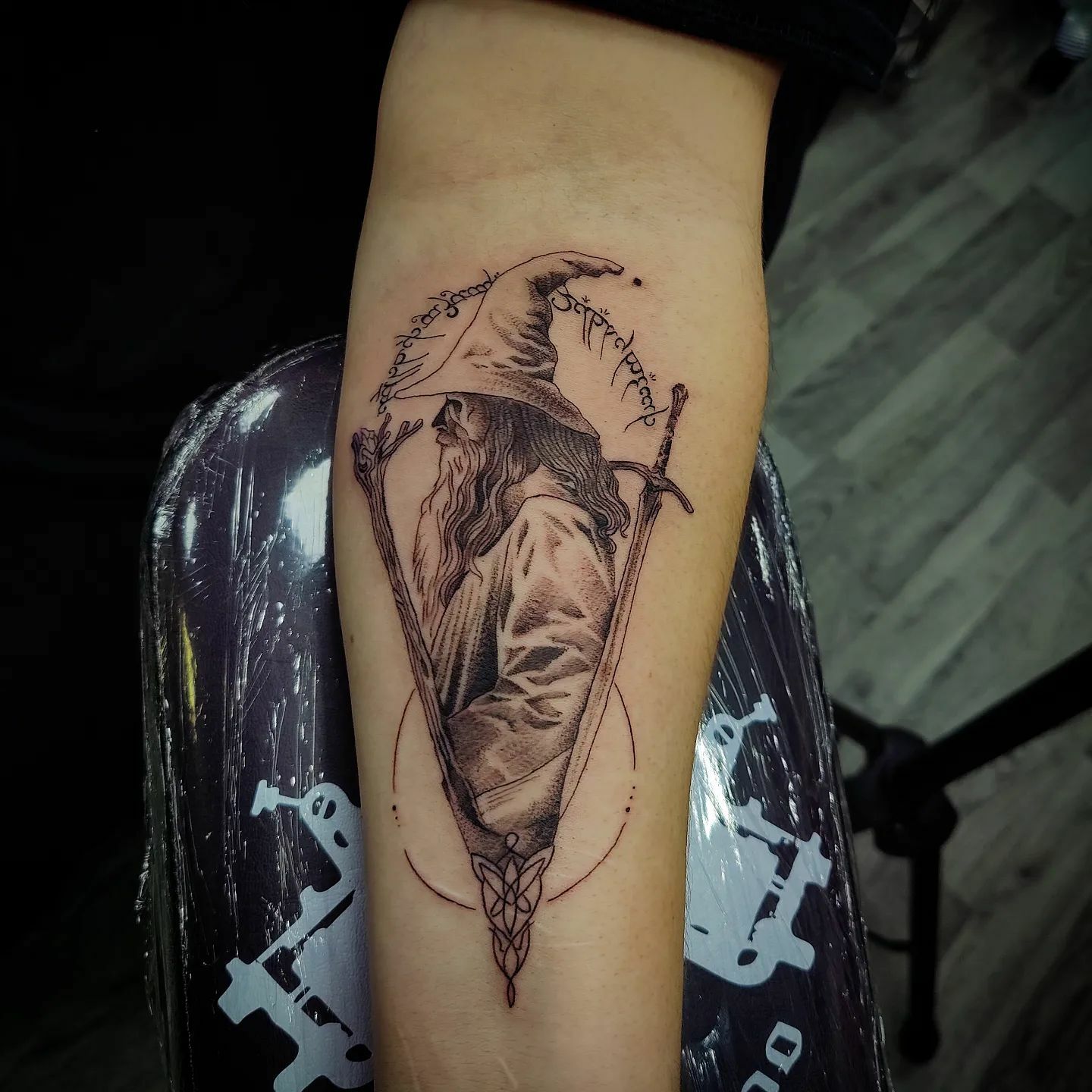 tatouage gandalf le seigneur des anneaux