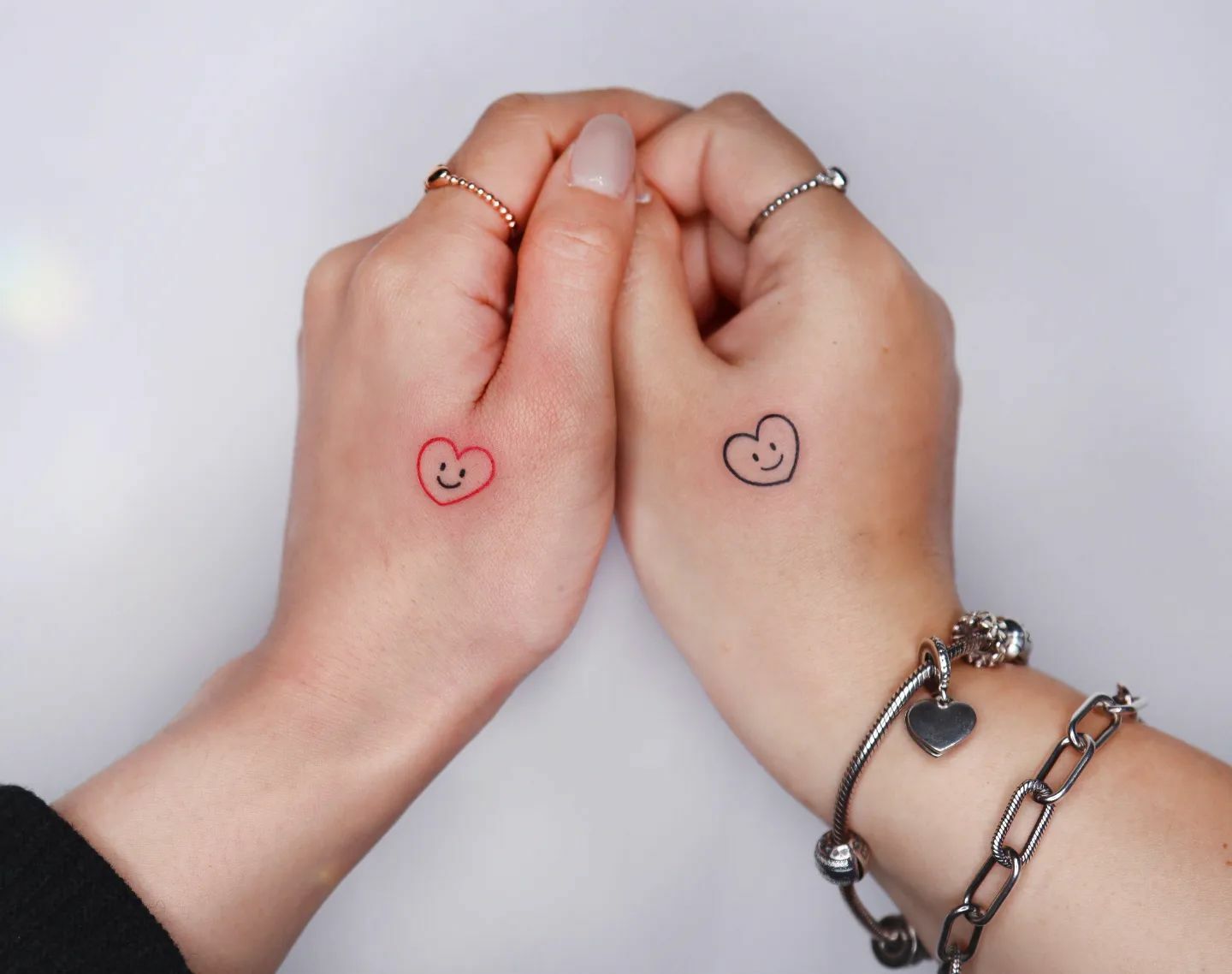 adorables tatouages de sourires assortis