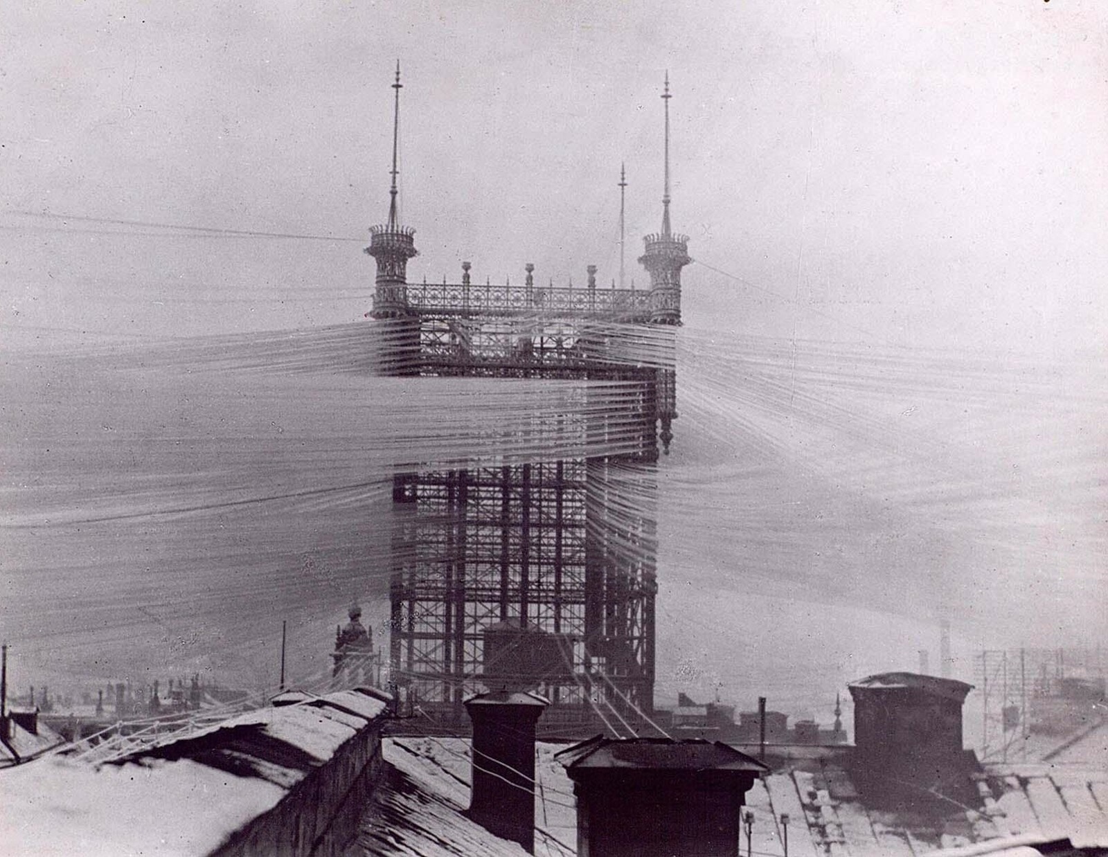 la tour téléphonique de stockholm avec environ 5 500 lignes téléphoniques, 1890 [1600×1238]