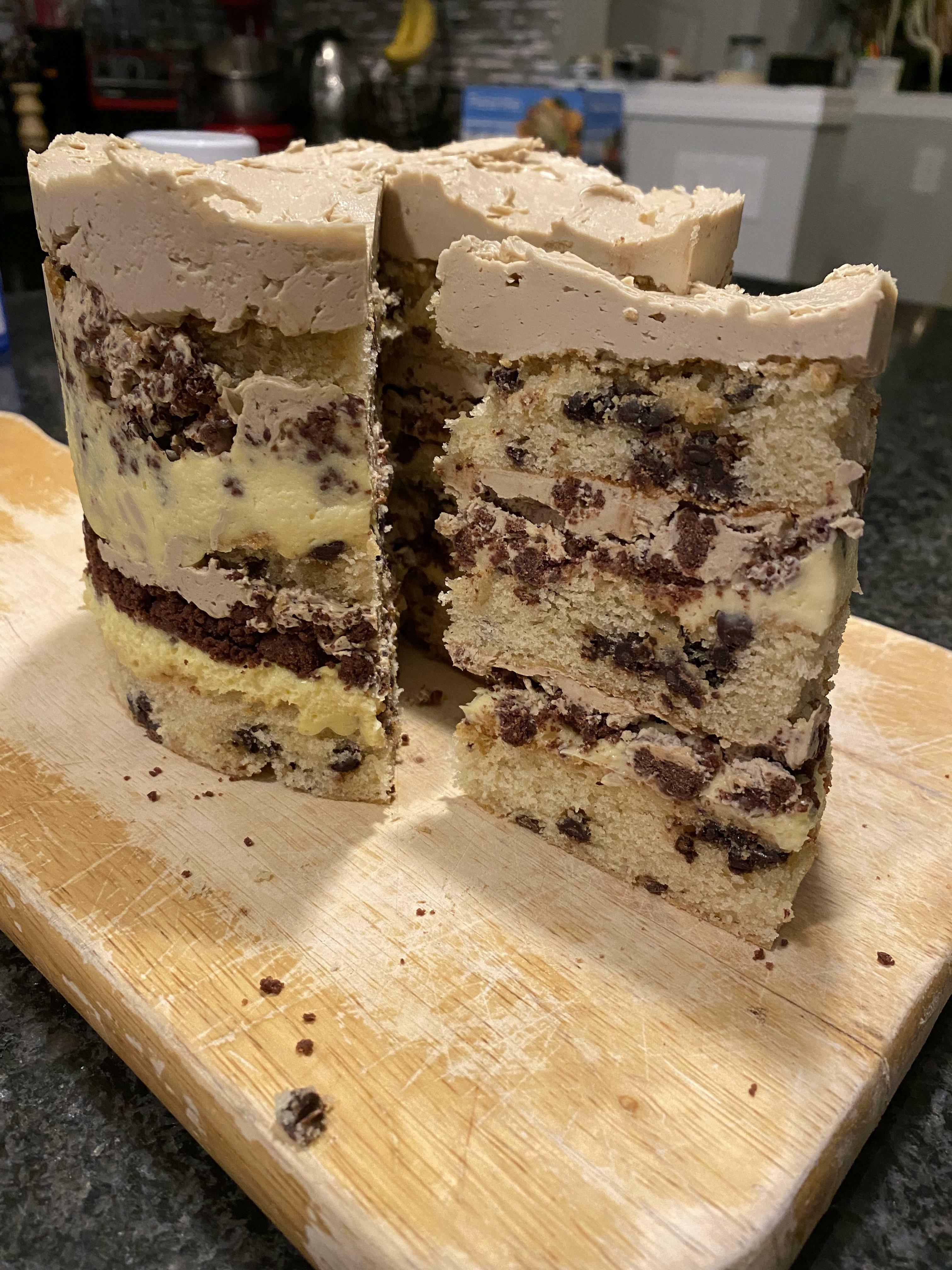 Ma femme est pâtissière et tout ce qu'elle veut pour son anniversaire, c'est que quelqu'un lui fasse un gâteau d'anniversaire.