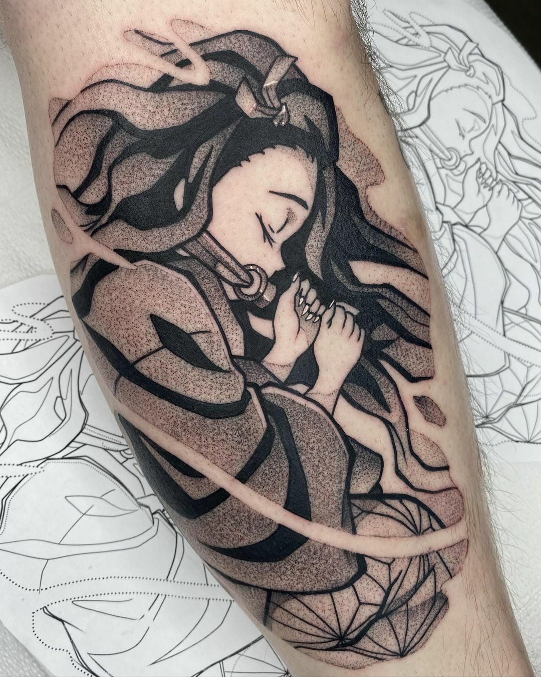 nezuko endormie par le tatouage de demon slayer