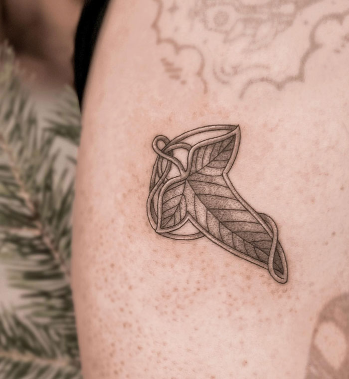 feuille de lórien tatouage