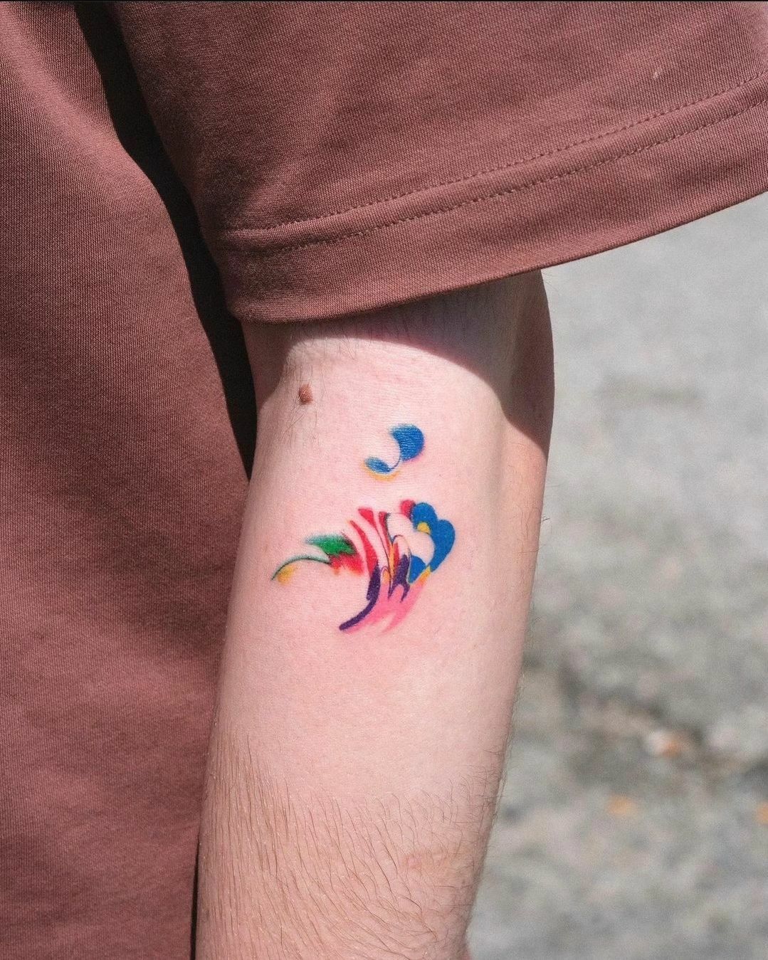 tatouage abstrait coloré