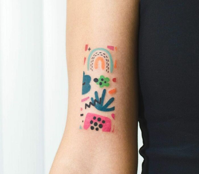 tatouage à motif abstrait