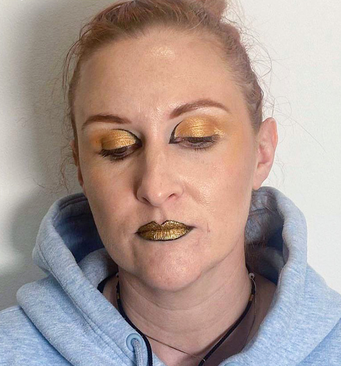 Ces lèvres. Ce maquillage a été fait dans un studio