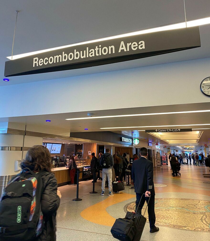Cet aéroport dispose d’une zone de recombinaison. C’est la première fois que je vois ce mot utilisé