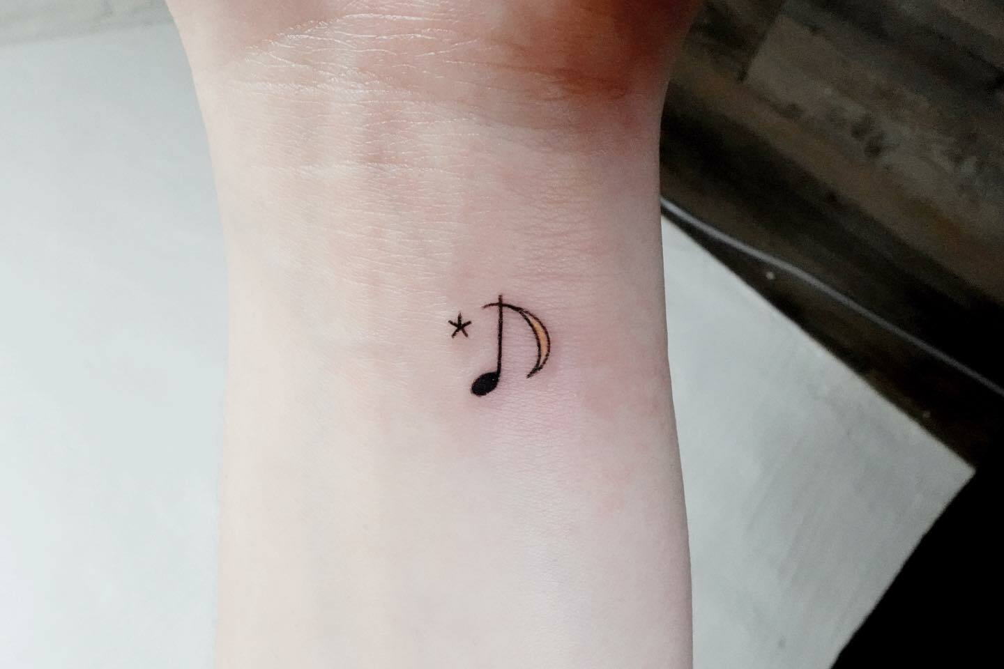 Note de musique Tatouage lune étoile