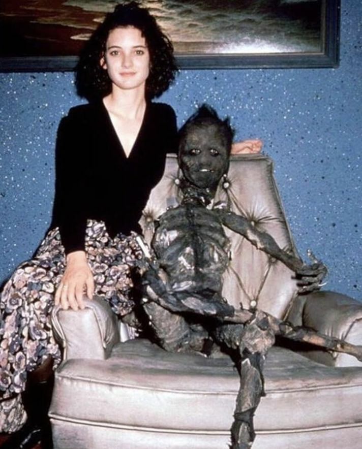 Winona Ryder sur le plateau de Beetlejuice, 1988