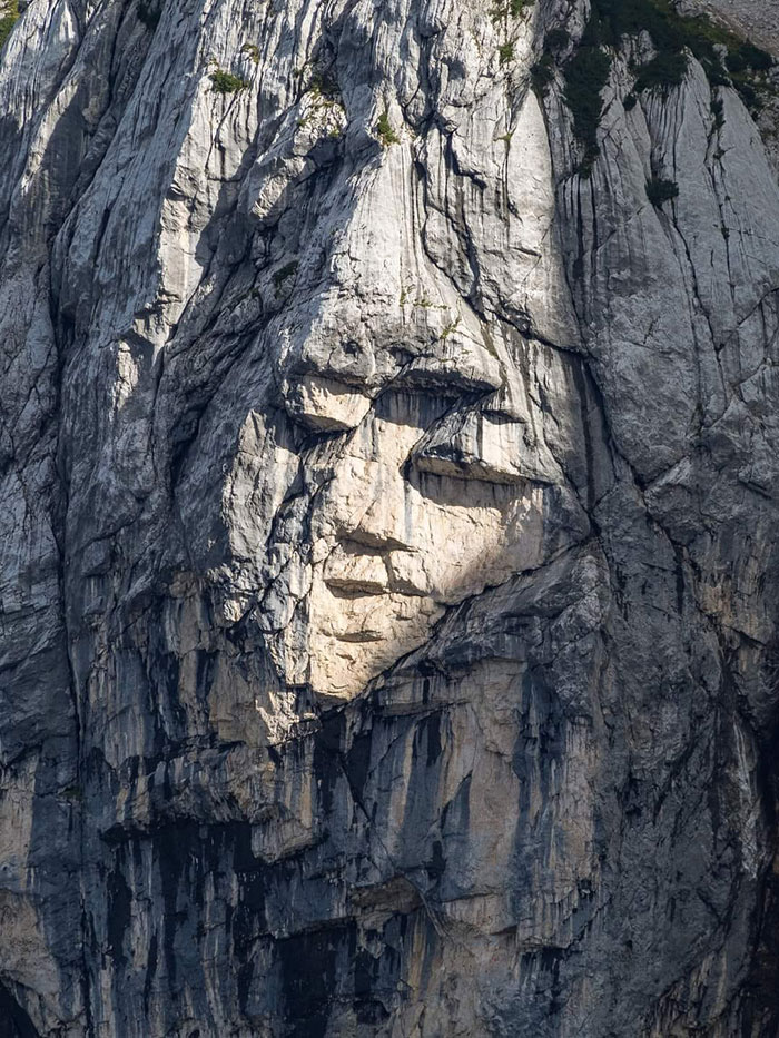 “Des choses avec des visages” : 60 cas amusants et surprenants de paréidolie partagés dans ce groupe (nouvelles photos)