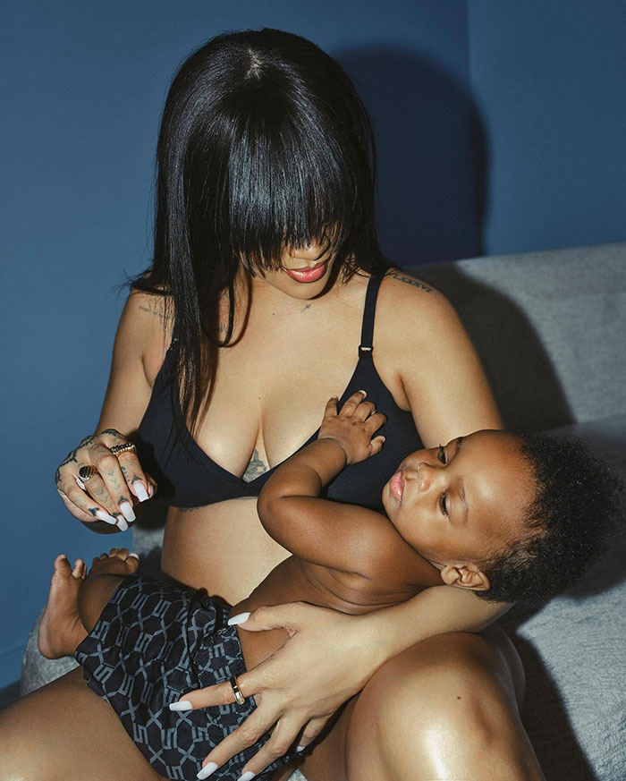 rihanna-sharing-maternity-breastfeeding-photos-3-64d3481bbff6e__700