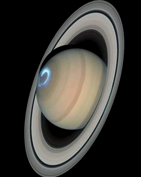 Aurore boréale sur Saturne capturée par Hubble