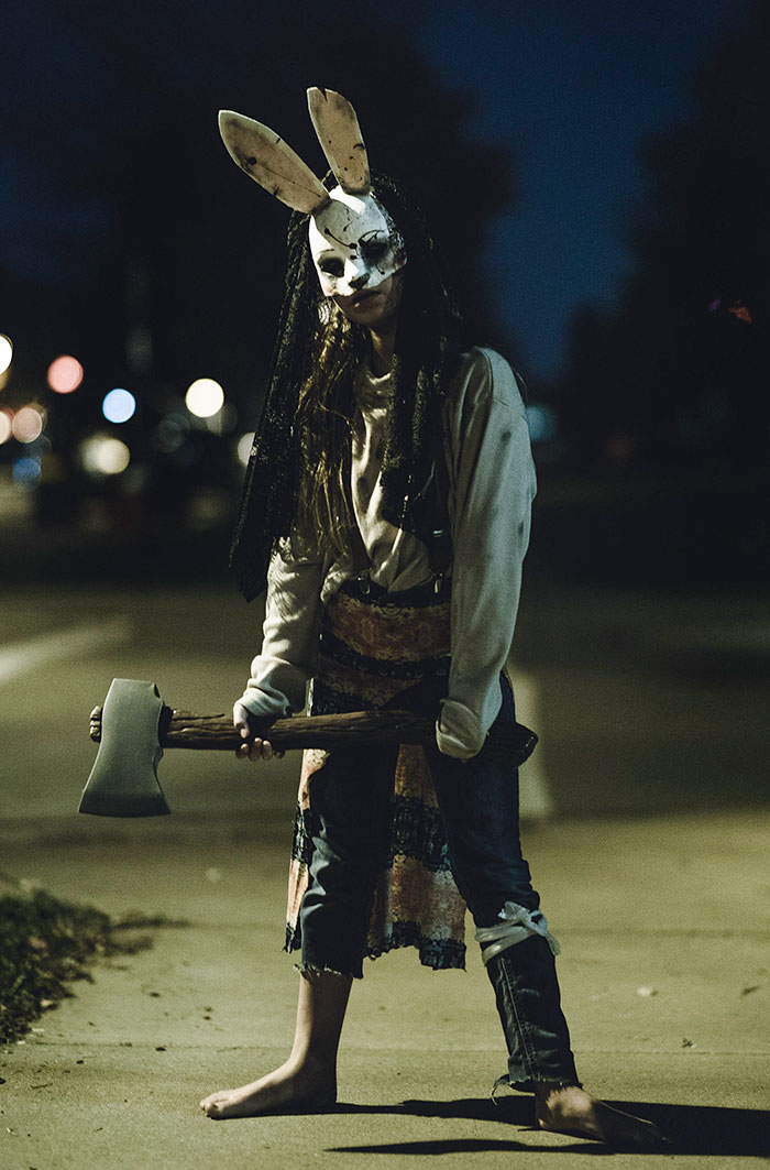 Mon enfant est amoureux de Huntress. Nous avons donc fait beaucoup d’efforts pour préparer son costume pour Halloween. Le résultat est vraiment bon.