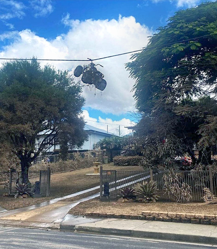 Un quad accroché aux lignes électriques après des inondations record dans l’est de l’Australie